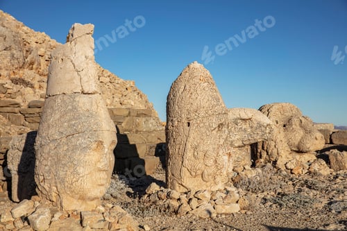 Preview: Nemrut Mountain and giant statue heads from1st century BC, in Adiyaman, Turkey.