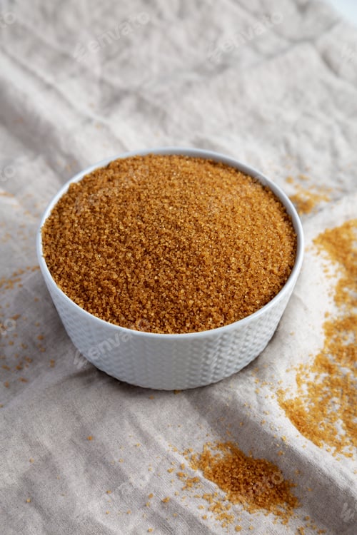 Preview: Brown Demerara Sugar in a Bowl, side view.