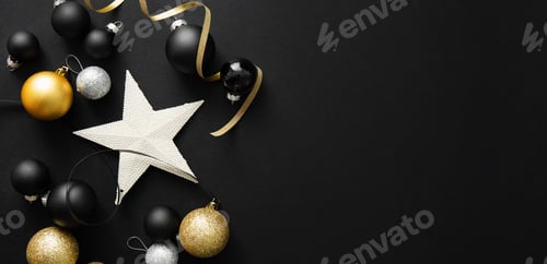 Preview: Arrangement of Classic Christmas Decorations