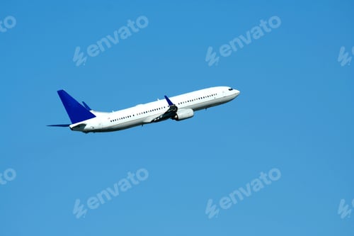 Preview: Passenger jet plane taking off