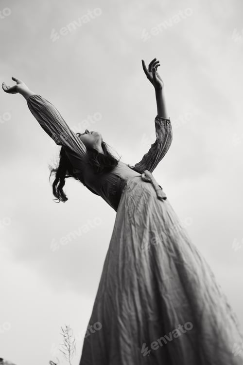 Preview: woman in dress dramatic style emotions posing unaltered