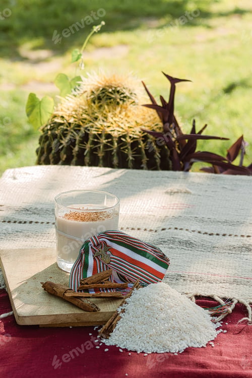 Preview: On the table in Mexico, cups of horchata and tableware await a joyful gathering.