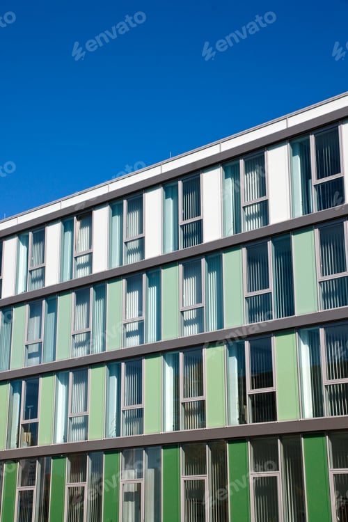 Preview: Facade with different kinds of green