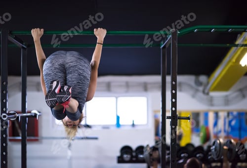 Preview: woman doing abs exercises