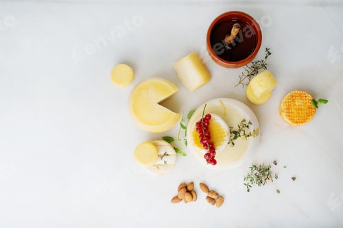 Preview: Delicious Assortment of Gourmet Cheeses With Honey