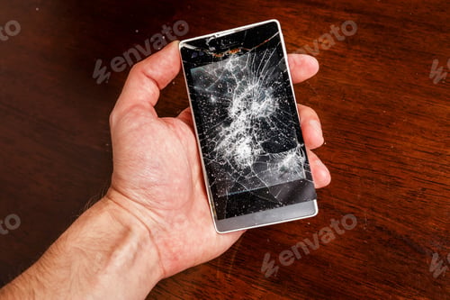 Preview: Smartphone with cracked display