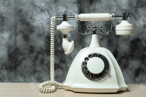 Preview: Retro telephone