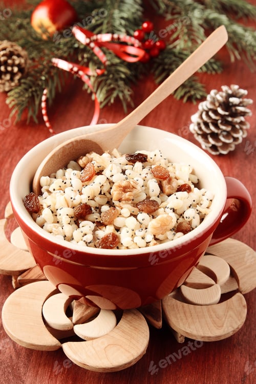 Preview: Pot with kutia. Traditional Christmas sweet meal