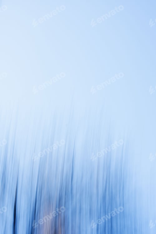 Vista previa: abstract image with vertical blue streaks blending into a soft gradient of sky blue, atmosphere