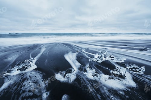 Preview: Iceland, Jokulsarlon lagoon, Beautiful cold landscape picture of icelandic glacier lagoon bay