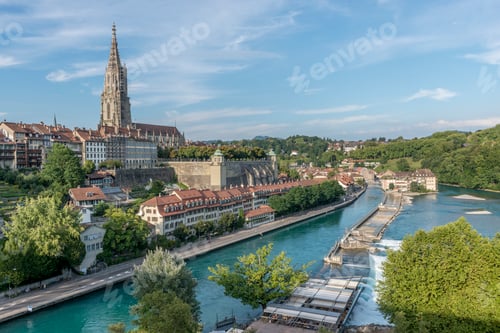 Preview: Switzerland, Bern, cityscape with minster and River Aare seen from Kirchenfeldbruecke