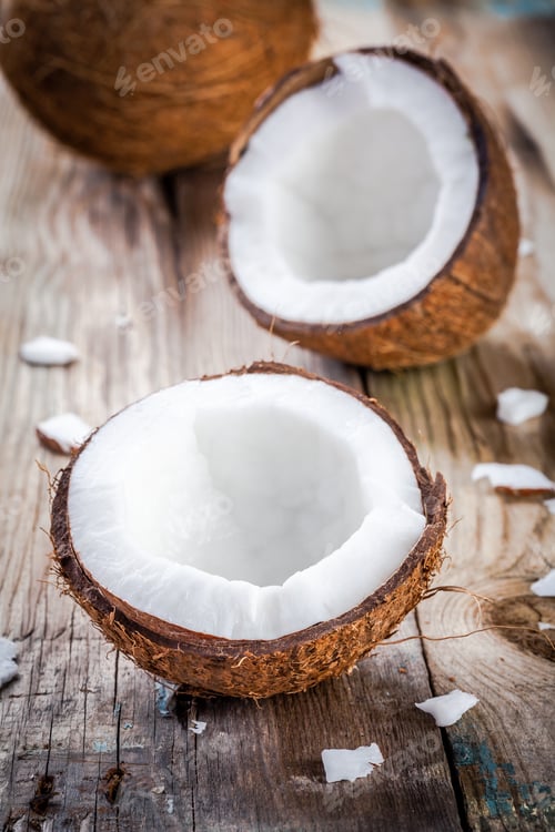Preview: Fresh organic coconut