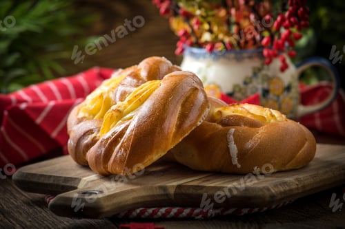 Preview: Sweet buns with cheese.