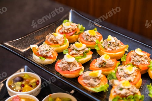 Preview: Tuna Canaeps on Citrus Slices