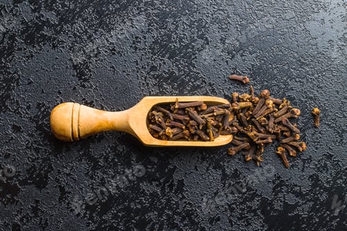 Preview: Carnation, dried clove spice.