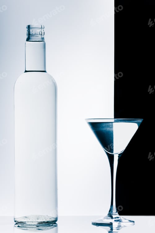 Preview: Transparent bottle and Glass