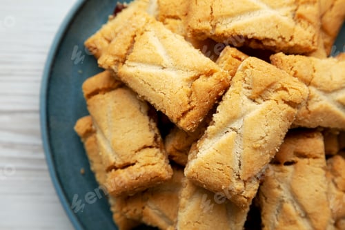 Preview: Homemade Organic Apple Pie Cookies on a Plate on a white wooden background, top view.