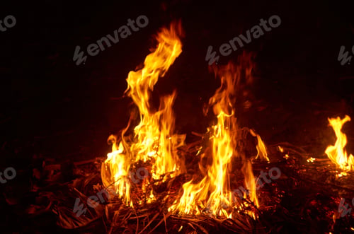 Preview: The flame and heat in the fireplace