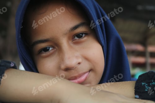 Preview: Hijab girl