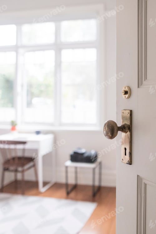 Preview: Door to a bedroom