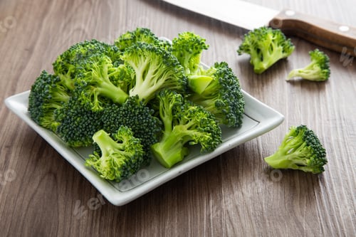 Preview: Healthy Green Organic Raw Broccoli Florets