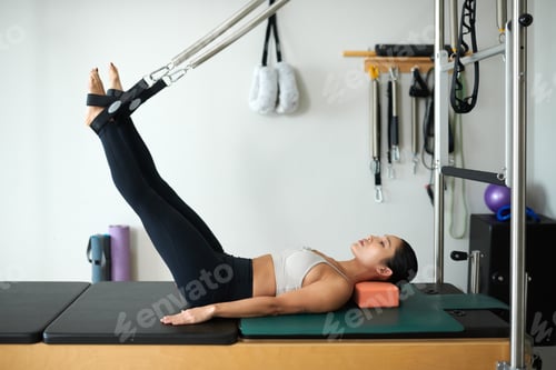 Preview: Woman Doing Lower Body Exercises