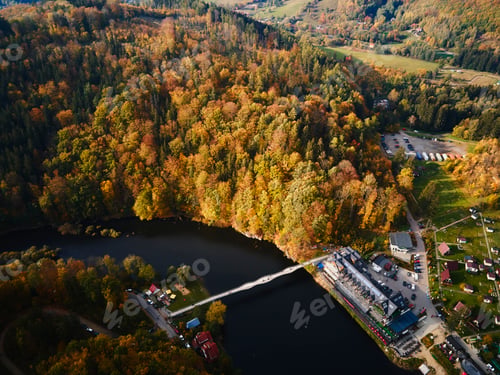 Preview: Resting zone for nature recreation in autumn mountains with forest