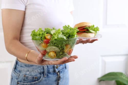 Preview: Lost Weight Concept, Choosing Salad than Hamburger