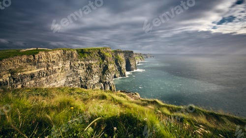 Preview: Breathtaking scenery of the edge of the Cliff of Moher