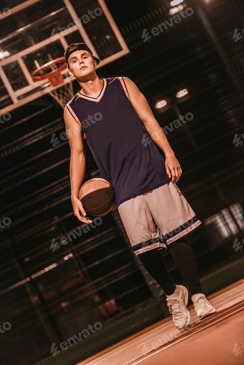 Preview: Stylish basketball player