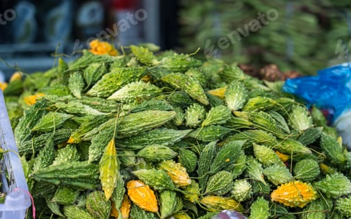 Preview: fresh vegetables at the farmer's market