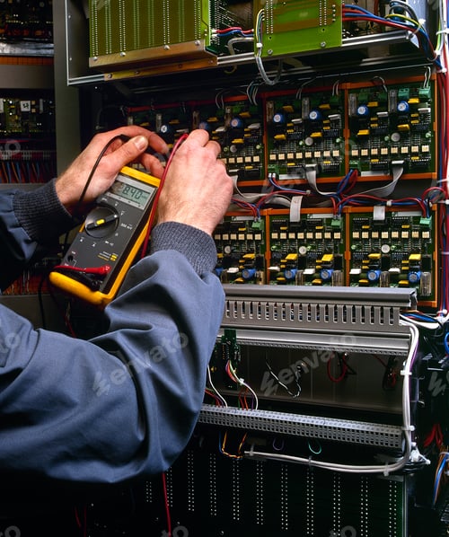 Preview: electrician testing industrial machine