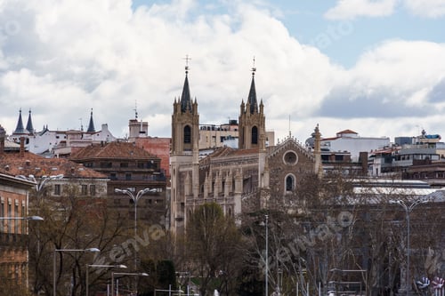 Preview: Cityscape of central Madrid. Church of Los Jeronimos