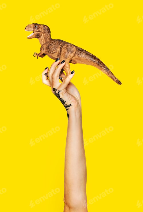 Preview: Hand holding variation of object