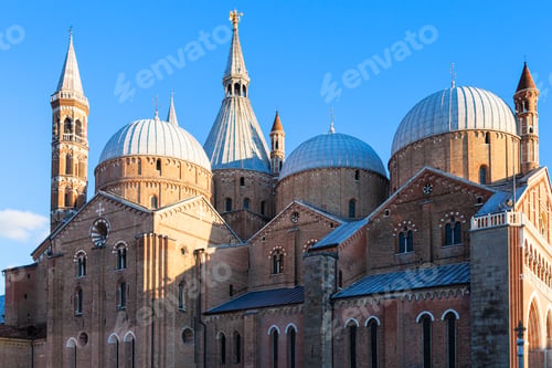 Preview: edifice of Basilica of Saint Anthony of Padua
