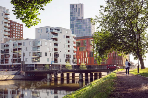 Preview: Residential building by river
