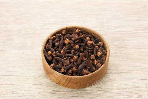 Preview: Dried cloves (cengkeh)