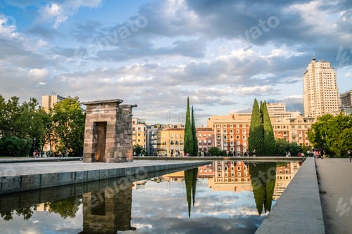 Preview: Sunset on Egyptian temple in Madrid