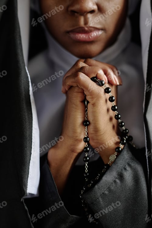 Preview: Praying Hands of Nun