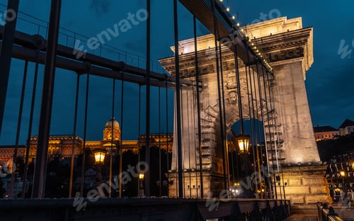 Preview: Chain Bridge over the Danube in the night