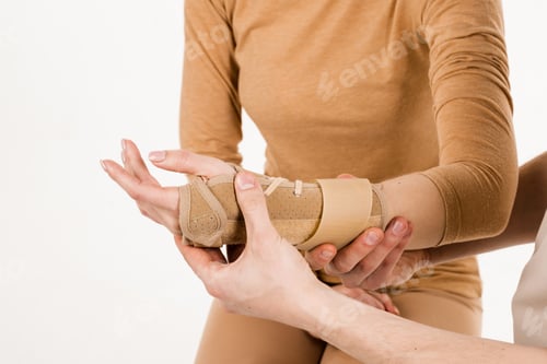 Preview: Orthopedic wrist support for injury recovery treatment