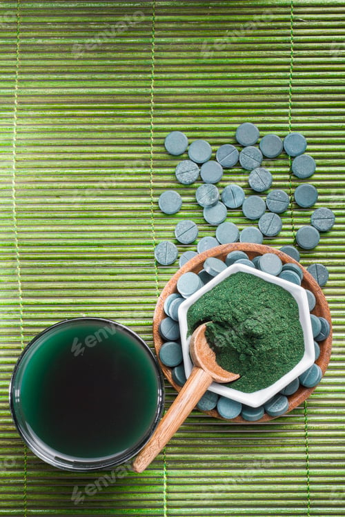 Preview: powder, tablets and infusion of spirulina