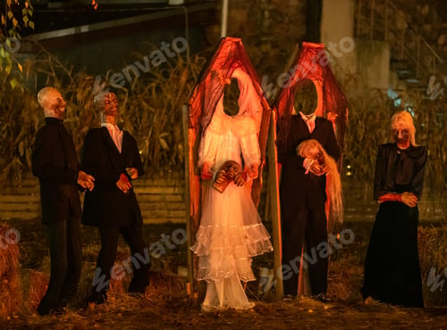 Preview: Halloween wedding- Spooky decoration stands in a wooded area creating a sinister atmosphere