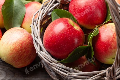 Preview: Ripe garden apple fruits on wooden table