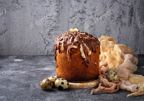 Preview: Traditional Easter cake with topping