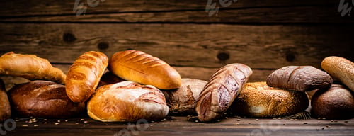 Preview: Different kinds of delicious bread.