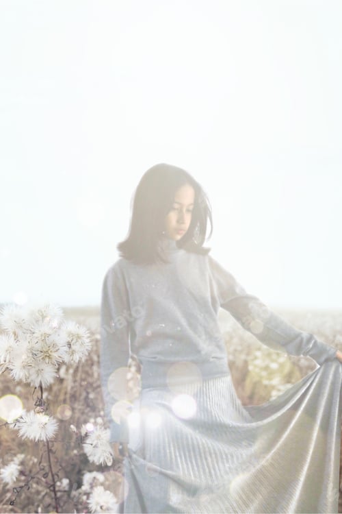 Preview: Teenage girl