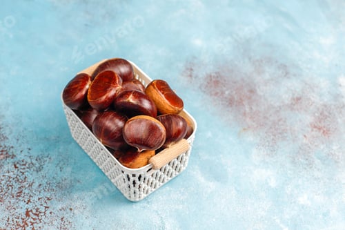 Preview: Fresh organic chestnuts.