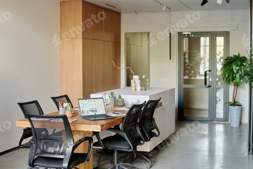 Preview: Spacious Light Office