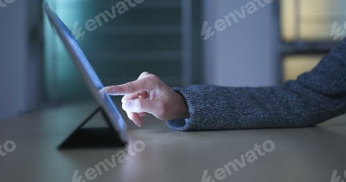Preview: Use of tablet computer at home